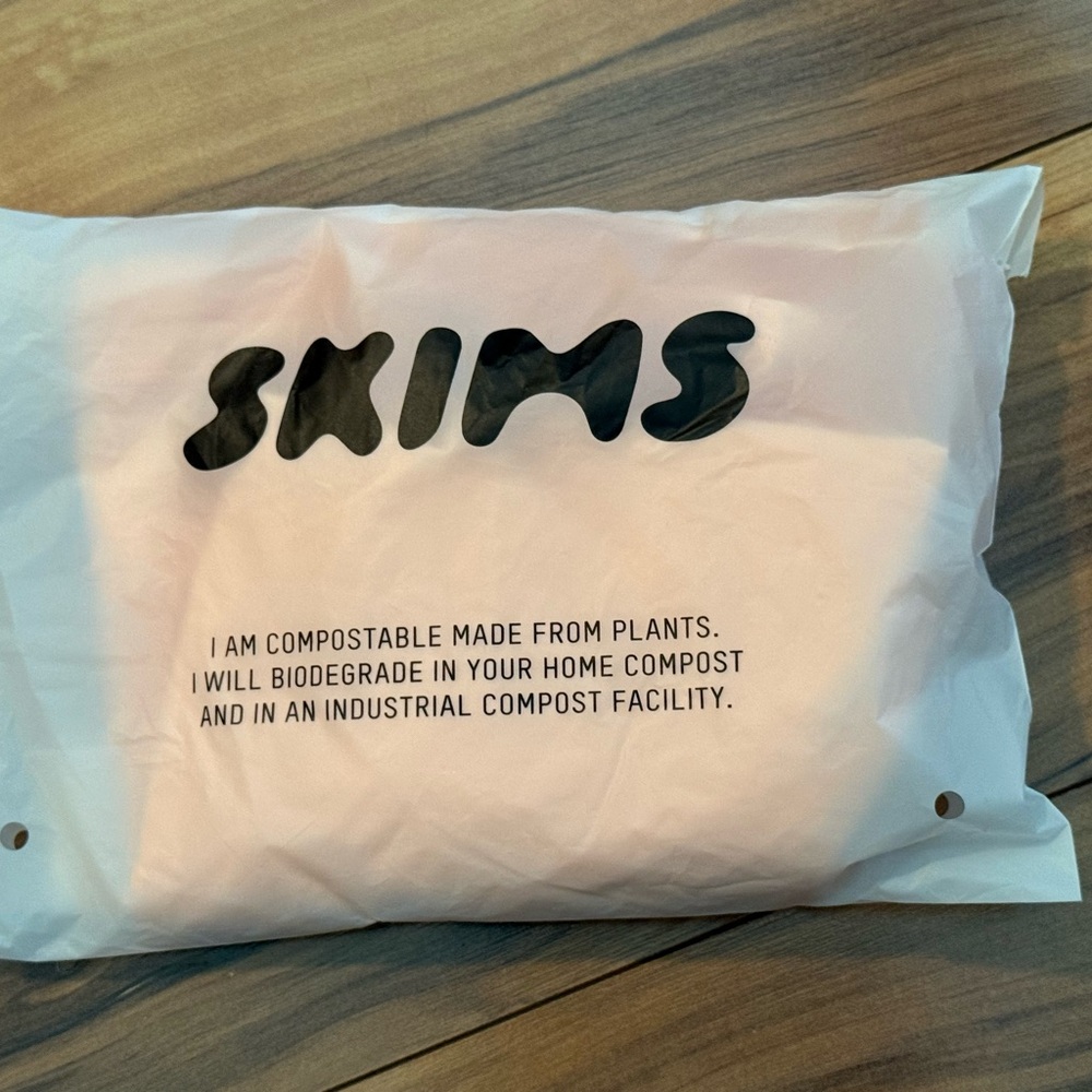 ✨ 🍑 SKIMS Fits Everybody Short Sleeve Tee - Faded Nectar (L) ✨ - Picture 7 of 9